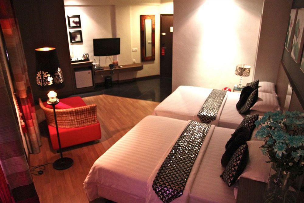 Arenaa Deluxe Hotel Malacca Exterior photo